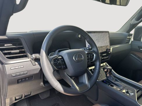 Used 2025 Lexus GX 550 w/ Cold Area Package AWD/4WD image 11