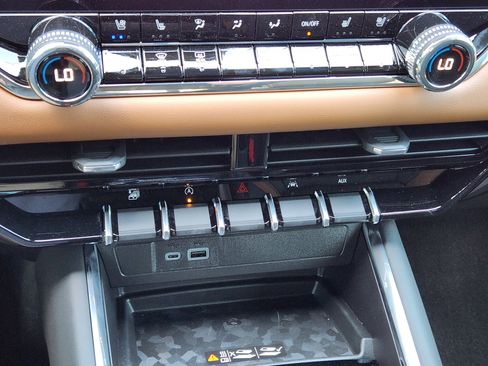 New 2025 GMC Canyon AT4 w/ Nightfall Edition image 15