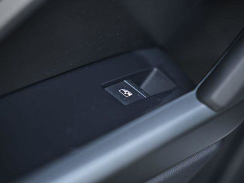 Certified 2025 Audi Q3 2.0T Premium Plus image 25