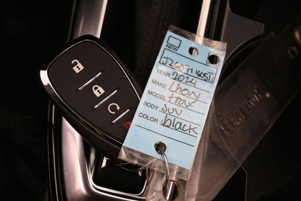Used 2025 Chevrolet Trax ACTIV FWD image 27