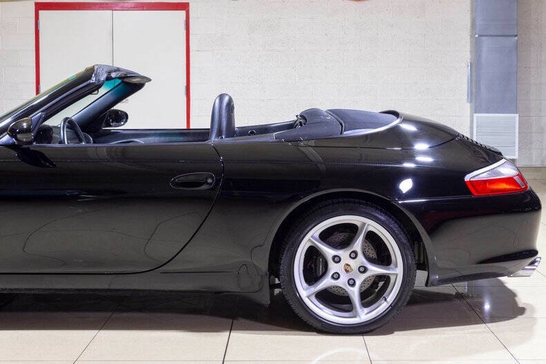 Used 2004 Porsche 911 Carrera RWD image 5