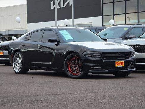 Used 2016 Dodge Charger R/T w/ Plus Group image 2