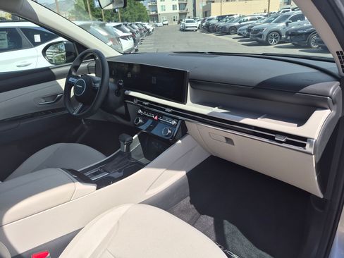 Used 2025 Hyundai Tucson SEL AWD/4WD image 32