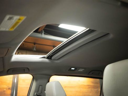 Used 2024 Honda Odyssey EX-L image 32