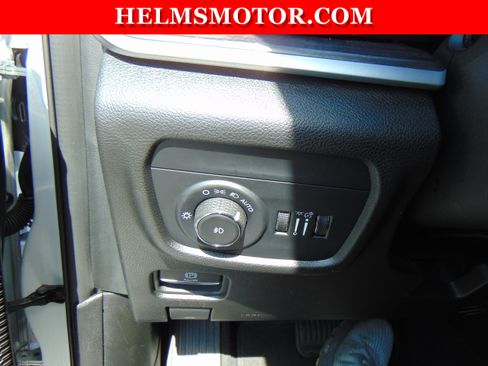 Used 2024 Jeep Grand Cherokee Limited w/ Black Appearance Package AWD/4WD image 16
