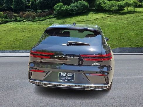 Used 2026 Genesis GV70 2.5T Advanced image 7