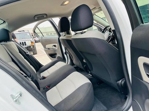 Used 2016 Chevrolet Cruze LS image 16