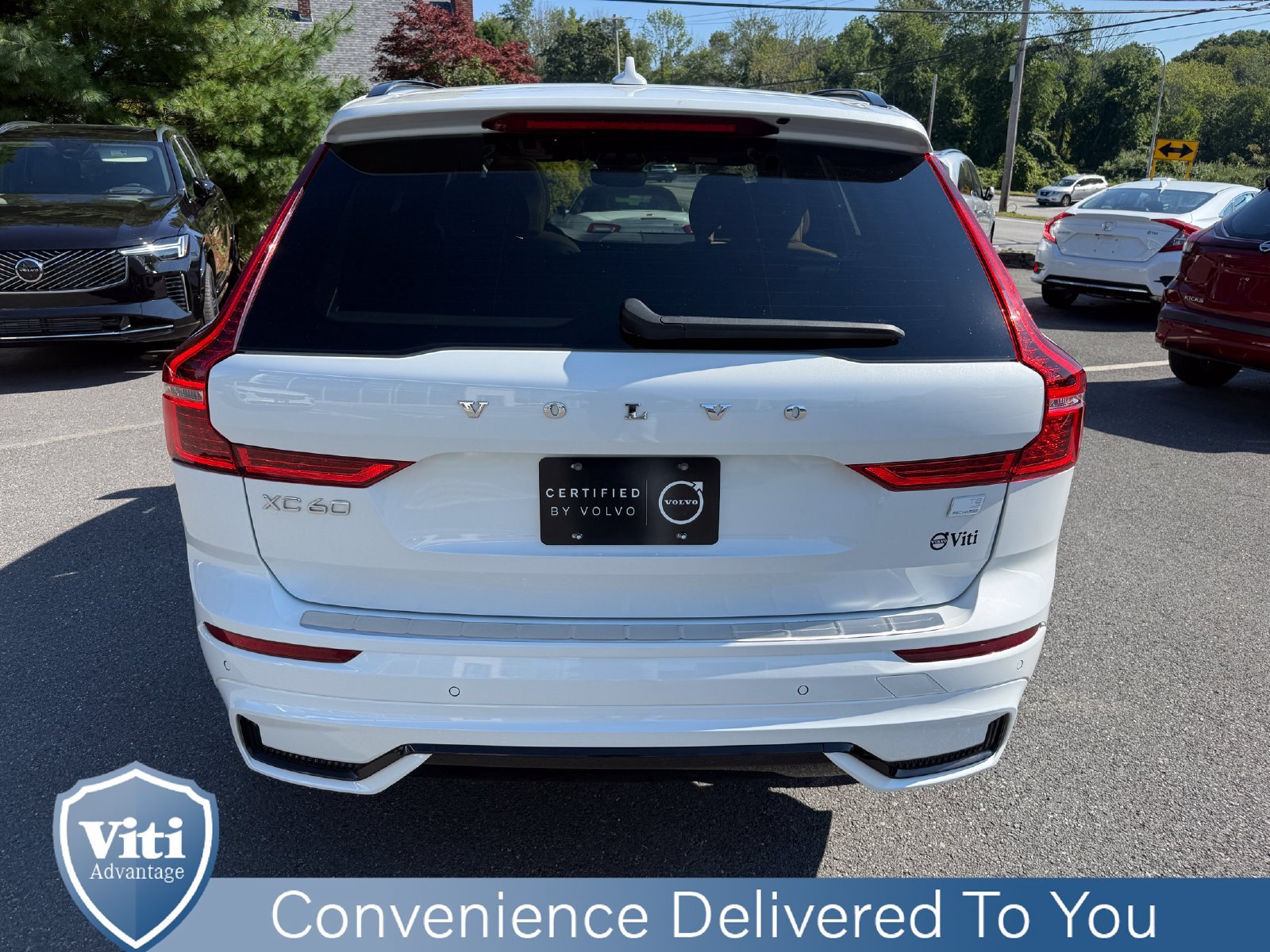 Used 2024 Volvo XC60 T8 Ultimate AWD/4WD image 7