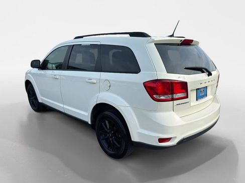 Used 2019 Dodge Journey SE w/ Connectivity Group FWD image 3
