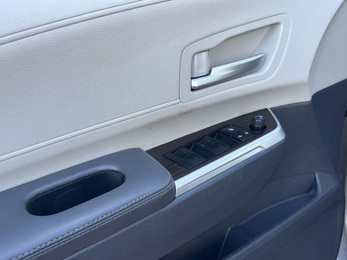 Used 2022 Toyota Sienna XLE image 15