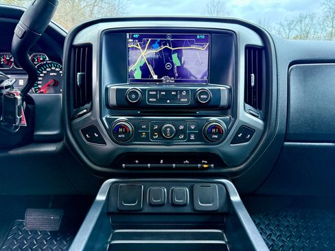 Used 2018 Chevrolet Silverado 2500 LTZ w/ LTZ Plus Package image 19