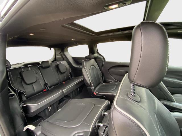 Used 2026 Chrysler Pacifica Limited FWD image 15