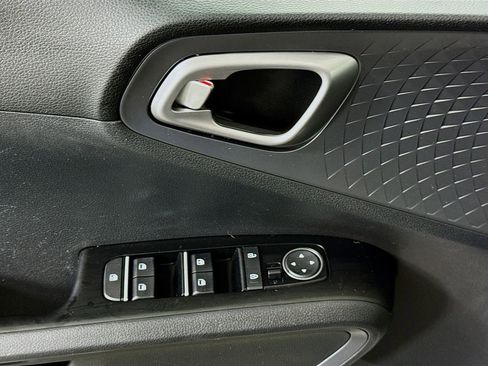 Used 2020 Kia Soul EX FWD image 23