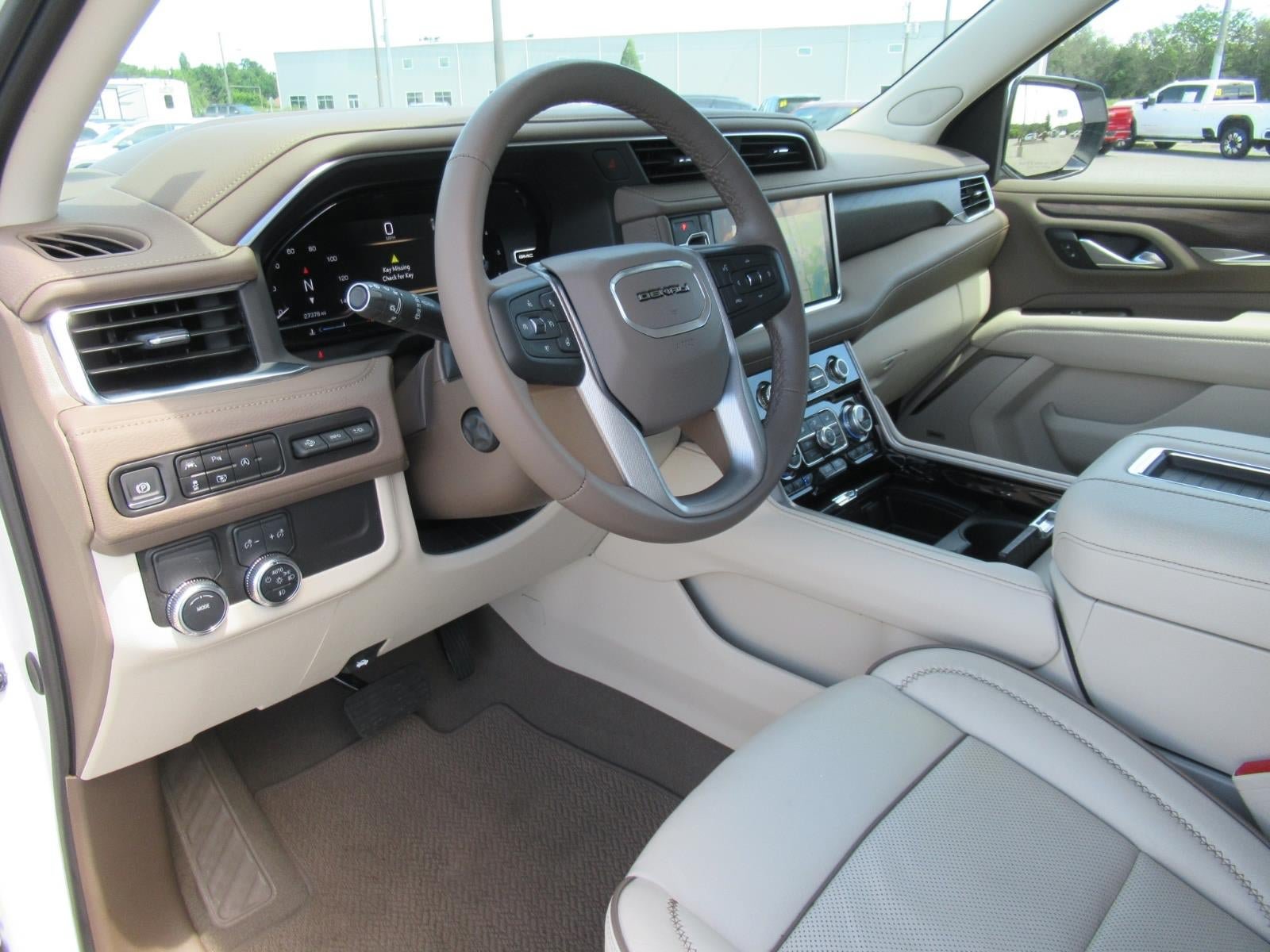 Used 2024 GMC Yukon XL Denali RWD image 20