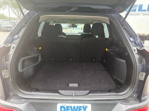 Used 2015 Jeep Cherokee Latitude AWD/4WD image 16