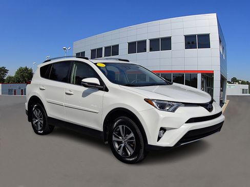 Used 2018 Toyota RAV4 XLE w/ Plus Extra Value Package AWD/4WD image 1