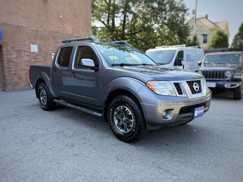 Used 2020 Nissan Frontier PRO-4X AWD/4WD image 3