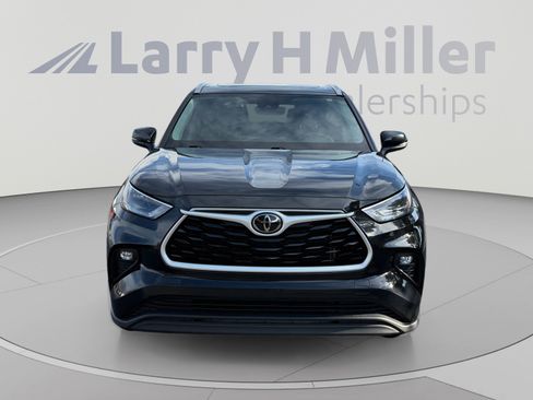 Used 2025 Toyota Highlander XLE AWD/4WD image 8