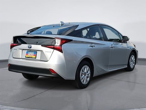 Used 2022 Toyota Prius L Eco image 3