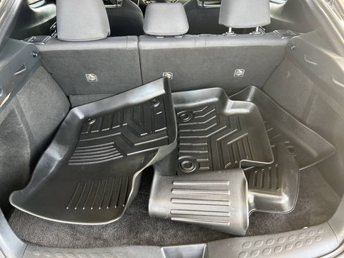 Used 2018 Toyota C-HR XLE FWD image 18