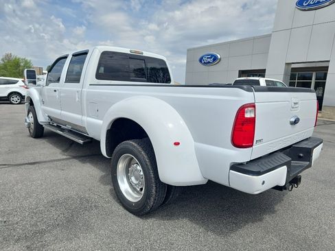 Used 2014 Ford F550 4x4 Crew Cab Super Duty w/ Lariat Interior Package image 7