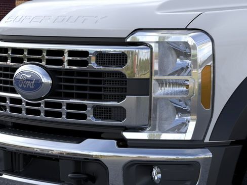 New 2025 Ford F550 4x4 SuperCab Super Duty image 17