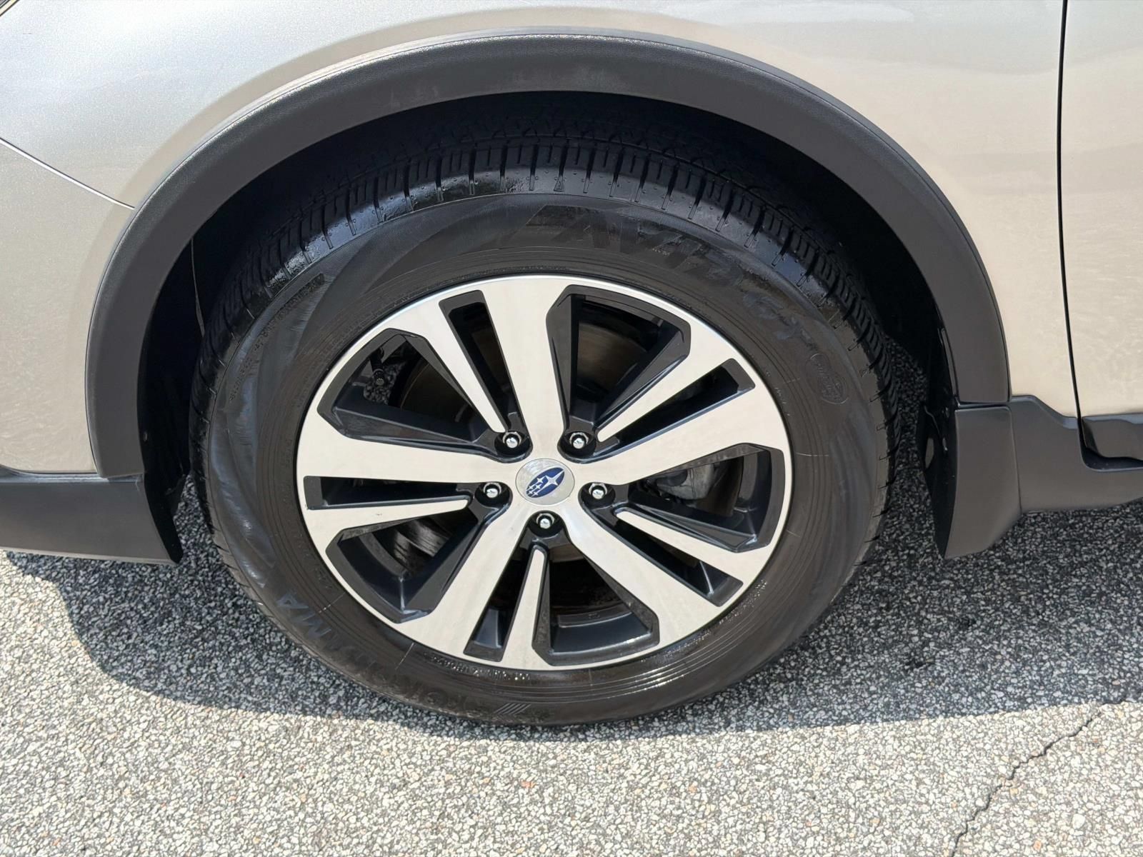 Used 2019 Subaru Outback 2.5i Limited w/ Popular Package #2 AWD/4WD image 12