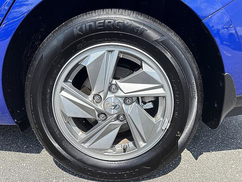 Certified 2026 Hyundai Elantra SE FWD image 8