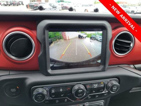 Used 2018 Jeep Wrangler Unlimited Rubicon AWD/4WD image 10