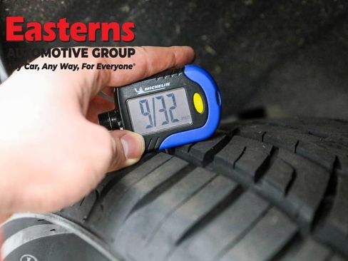 Used 2023 Chevrolet Suburban Premier image 25