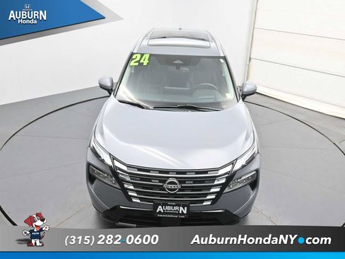 Used 2024 Nissan Rogue Platinum w/ Platinum Premium Package AWD/4WD image 28