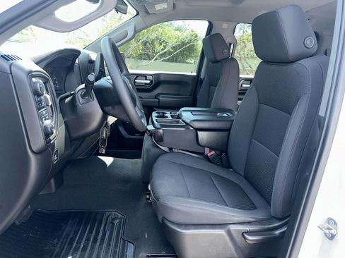 Certified 2022 Chevrolet Silverado 1500 Custom AWD/4WD image 15