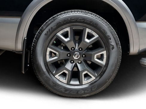 Used 2021 Nissan Titan Platinum Reserve w/ Moonroof Package RWD image 26