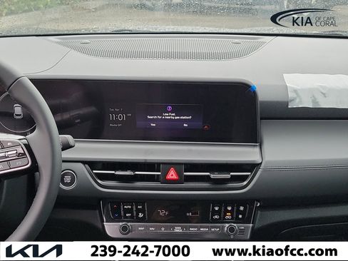 New 2026 Kia Seltos EX FWD image 17