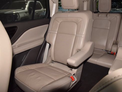 Used 2022 Lincoln Aviator Reserve w/ Equipment Group 201A AWD/4WD image 21