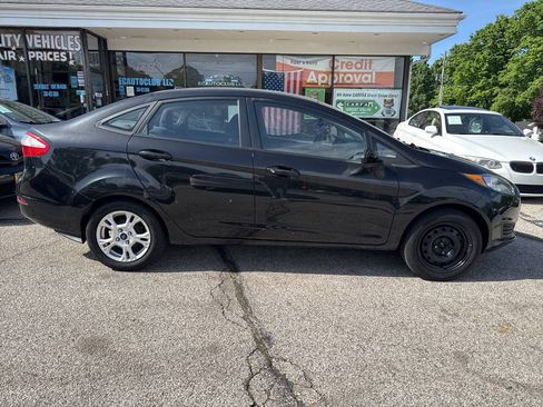 Used 2014 Ford Fiesta S FWD image 5