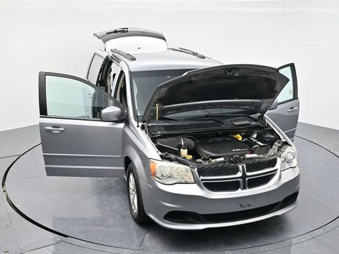 Used 2016 Dodge Grand Caravan SXT image 56