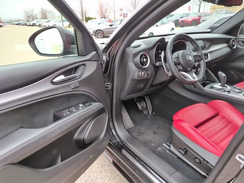 Used 2024 Alfa Romeo Stelvio Veloce AWD/4WD image 20