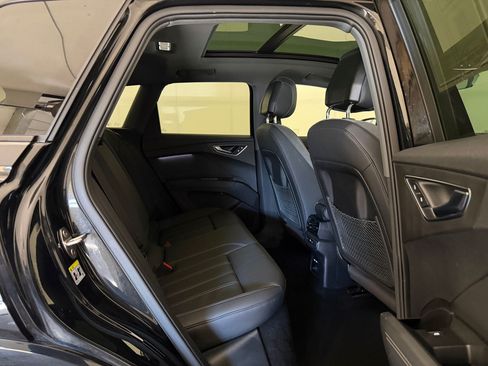 Used 2025 Audi Q4 e-tron Premium w/ Convenience Package RWD image 29
