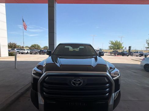 Used 2026 Toyota Tundra Limited AWD/4WD image 13