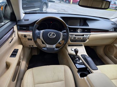 Used 2013 Lexus ES 350 w/ Luxury Pkg FWD image 5