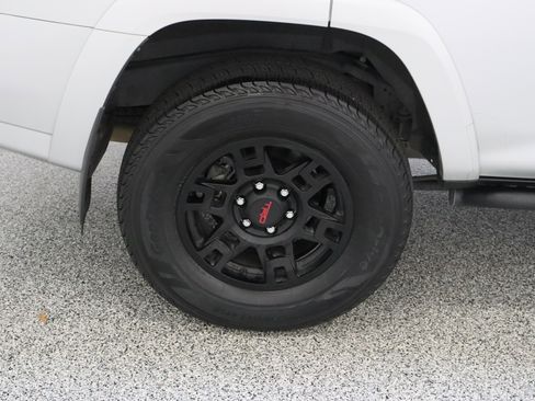 Certified 2024 Toyota 4Runner TRD Off-Road Premium w/ Off Road Premium Plus Package AWD/4WD image 6