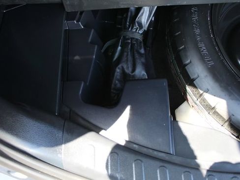Used 2017 Toyota RAV4 XLE w/ Carpet Mat Package FWD image 52