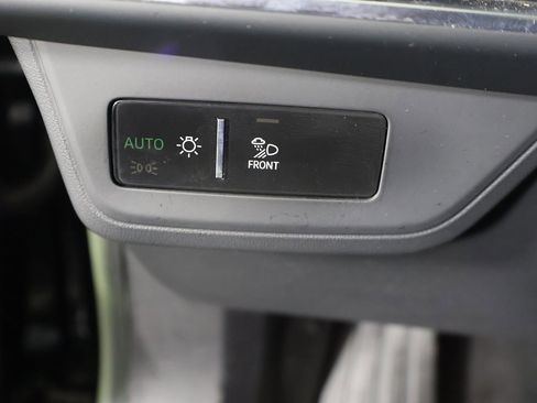 Used 2023 Audi e-tron GT Premium Plus image 35