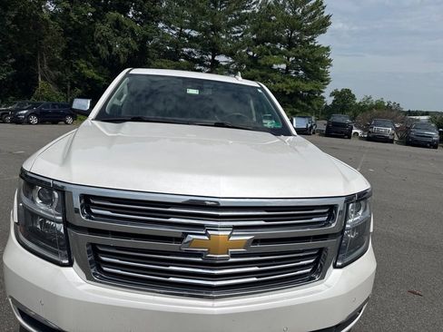 Used 2020 Chevrolet Suburban Premier AWD/4WD image 4