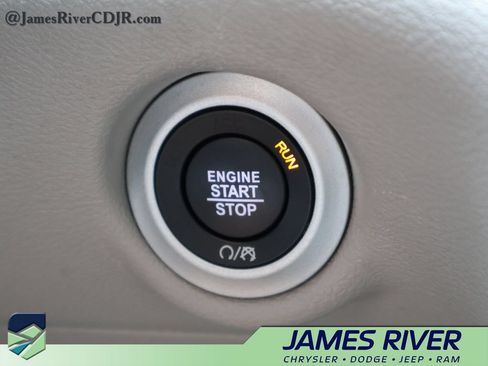 Used 2023 Chrysler Voyager LX FWD image 32
