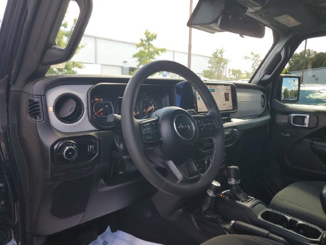 Certified 2025 Jeep Wrangler Sport AWD/4WD image 14