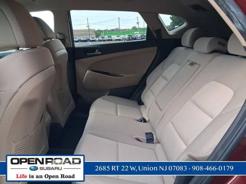 Used 2017 Hyundai Tucson SE w/ SE Popular Package 02 AWD/4WD image 22
