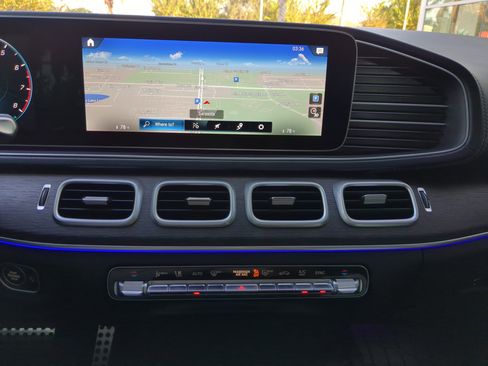 Used 2023 Mercedes-Benz GLS 580 4MATIC image 21