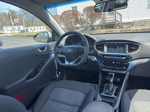 Used 2017 Hyundai Ioniq Blue image 30